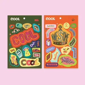 Detailweergave van retro pop-art stickers met creatieve grafische thema's
