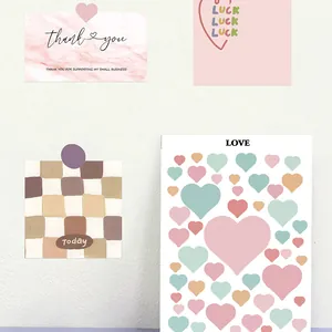 Kreative minimalistische Deko-Sticker für DIY-Scrapbooking mit Herzen und Glücksmotiven