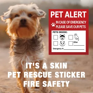 Détail de l'autocollant de secours pour animaux avec cases à cocher pour chiens
