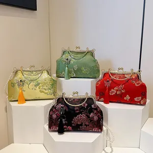 Sacs à main brodés de fleurs de style chinois avec chaînes de perles et pompons