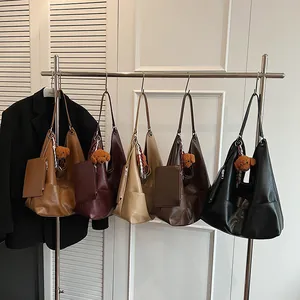 Fashionable large capacity faux leather tote bag with mini pouch and bear charm in five colors