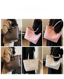 Dettagli di borse tote in PU con stampe a ciliegia e fiori in varie fantasie