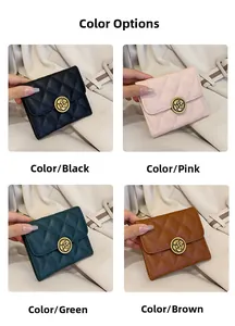 Porte-monnaie en cuir matelassé avec boucles camélia en noir, rose, vert et marron
