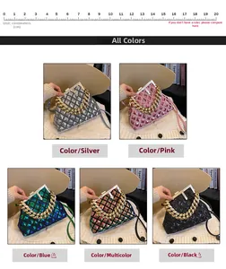 Détail de sacs de soirée à paillettes avec motif matelassé et poignées en chaîne dorée