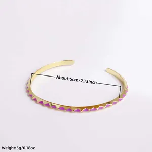 18K vergoldeter offener Armreif mit violetten Emaille-Dreiecken und 5cm Durchmesser