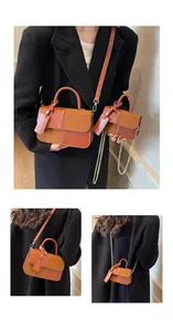 Detalle macro del conjunto de bolsos bicolor caramelo con mezcla de texturas y costuras