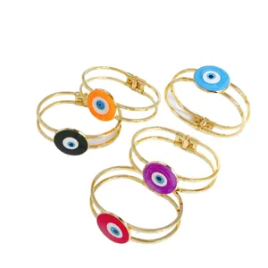 Fünfteiliges Set aus 18 Karat vergoldeten Evil Eye Armreifen mit bunten Emaille-Details