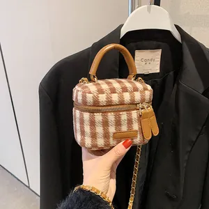 Women Mini Plaid Wool Crossbody Bag Vintage Houndstooth Bucket Handbag With Metal Chain Strap Fall Winter Fashion Jewelry Case