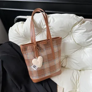 Vintage Woolen Plaid Tote Bag For Women Large Capacity Shoulder Bag With Plush Heart Charm Contrast Leather Trim Casual Autumn Winter Handbag