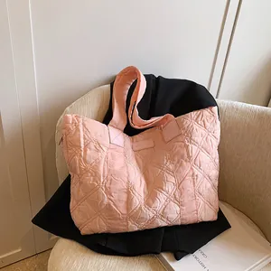 Borsa Tote Trapuntata Casual da Donna Grande Capacità a Rombi in Nylon Borsa a Spalla per Lavoro Viaggio Shopping Bianco Nero Rosa