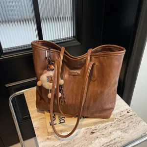Large Capacity Vintage Tote Bag For Women PU Leather Wave Texture Shoulder Handbag With Plush Sheep Pendant Commuting Casual Bag