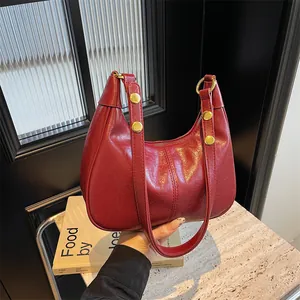 Trendy Women Underarm Hobo Bag Vintage PU Leather Crescent Shoulder Bag With Gold Metal Ring Rivet Zipper Daily Handbag