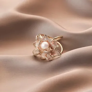 Eleganter Lotus-Schalring in Roségold mit Zirkonia-Mikropavé und natürlicher Perle