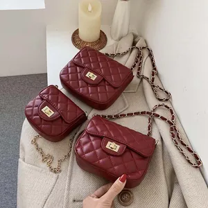 Fashion Women Quilted Chain Shoulder Bag Elegant PU Leather Crossbody Bag Small Square Bag For Travel Everyday Shopping