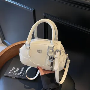 Sac à Main Vintage Boston en Cuir PU Femmes Sac Oreiller Rétro Sac de Bowling Avec Breloque Serrure Clé Sac à Bandoulière