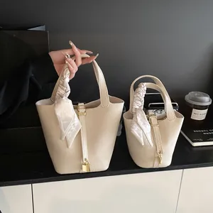 Trendige Damen PU Leder Beuteltasche Minimalistische Litschi Muster Handtasche Mit Satin Schal Gold Schloss Umhängetasche
