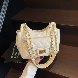 Sac Sous Le Bras Matelassé Pour Femmes Sac À Épaule En Similicuir PU Chaîne Serrure En Métal Losanges Sac À Bandoulière Décontracté