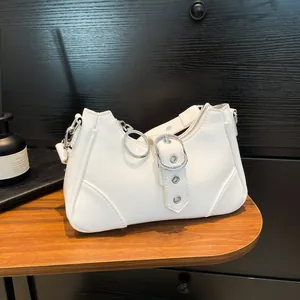 Bolso de Axila Punk con Remaches para Mujer Cuero PU Bolso de Hombro Pequeño con Puntas de Metal Plateado Moda Streetwear Y2K