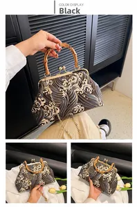 Détails du sac à main noir à texture de vagues avec poignée en bambou et chaîne