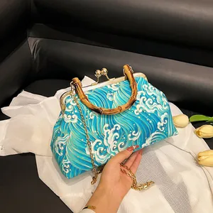 Sac à Épaule Vintage pour Femme Imprimé Vagues Japonaises Avec Poignée en Bambou Fermoir à Clip Chaîne Métallique Sac en Tissu