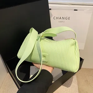 Borsa a Spalla da Donna in Pelle PU Plissettata alla Moda Semplice Minimalista con Texture Verticale Borsa Sottobraccio con Tracolla Regolabile e Fibbia Quadrata