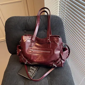 Women Large Capacity PU Leather Tote Bag Motorcycle Style Rivet Decor Rock Shoulder Bag Y2K Fashion Daily Commuter Handbag