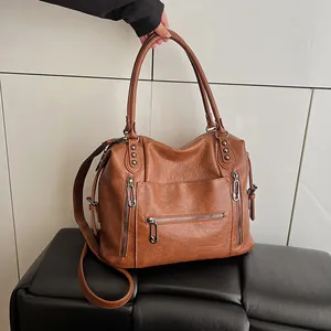 Borsa Tote in Pelle PU Vintage di Grande Capacità per Donna Borsa a Tracolla con Borchie Multitasche Borsa a Mano alla Moda