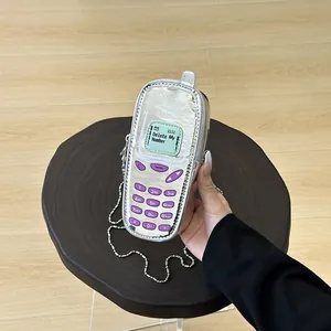 Borsa a Tracolla Vintage a Forma di Telefono Retro per Donna in Pelle PU Metallica con Tracolla a Catena Metallica Divertente Borsa da Festa