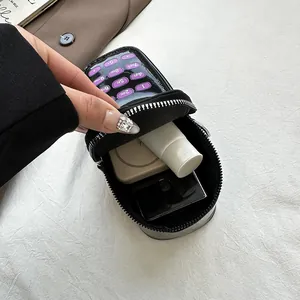 Borsa a tracolla creativa a forma di telefono con tastierino vintage e catena