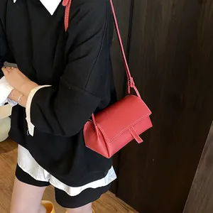 Women Minimalist PU Leather Crossbody Bag Contrast Stitching Lychee Grain Flip Cover Small Square Pillow Underarm Bag Daily Casual Bag