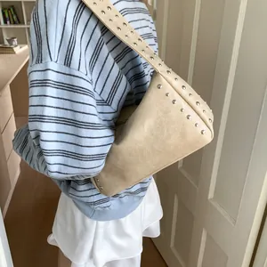 Women Retro Rivet Underarm Bag PU Leather Punk Style Shoulder Bag Spicy Girl Fashion Hobo Bag With Zipper Closure