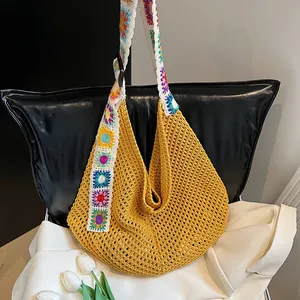 Sac Cabas Tissé au Crochet Bohème pour Femmes Sac à Épaule en Tricot Floral Fait Main Grande Capacité Sac de Plage Voyage