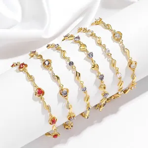 Elegante Bracciale con Fiori e Cuori in Zircone per Donna Gioielli in Metallo Placcato Oro Stile Coreano per Feste