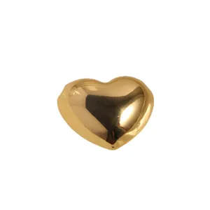 Poliertes 18K vergoldetes Herzanhänger mit 3D-Form für DIY Halsketten Schmuck Zubehör