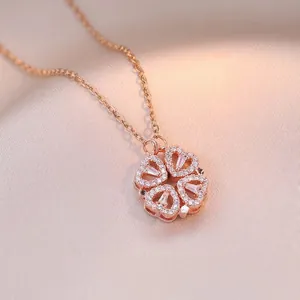 Roségoldene Magnet-Halskette mit vierblättrigem Kleeblatt und funkelndem Zirkon-Besatz