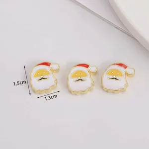 Makroansicht der Weihnachtsmann Emaille-Anhänger für DIY Armbänder mit 1,5cm Maßen