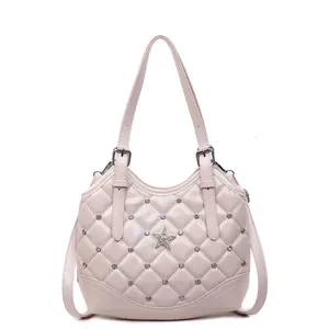 Borsa a spalla trapuntata rosa chiaro con stella argento e strass moda estiva trendy