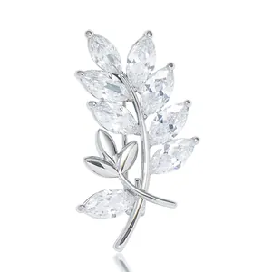 Broche épi de blé élégante avec zircons taille marquise et finition argentée