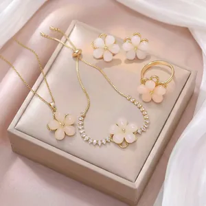 Set di Gioielli Floreali Rotanti di Moda Rame Intarsiato Zirconia Collana a Fiori Orecchini Anello Bracciale per Donna Accessori Eleganti
