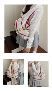 Détails du sac à bandoulière au crochet fait main avec fleurs 3D et bordure rouge