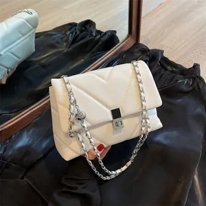 Women Quilted PU Leather Chain Crossbody Bag Vintage Commuter Small Square Shoulder Bag With Adjustment Buckle Fashion Bag