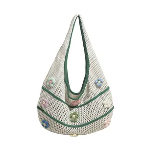 Sac fourre-tout au crochet fait main avec fleurs 3D colorées et bordure verte