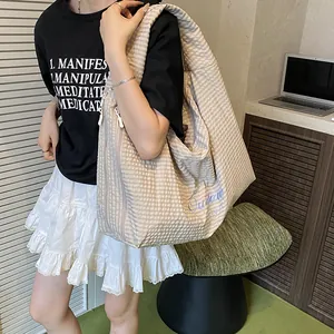 Grande borsa shopper minimalista a quadretti in tela con ricamo Ourface per uso quotidiano