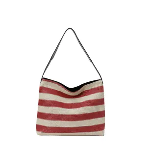 Sac de plage en paille tissée à rayures rouges et blanches avec bandoulière noire