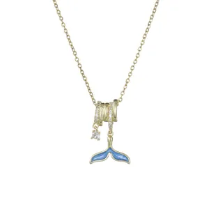 Goldene Halskette mit blauem Emaille-Meerjungfrauenschwanz und Zirkon-Ringen