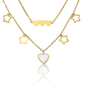 Collier double couche en titane doré avec pendentif cœur et breloques étoiles