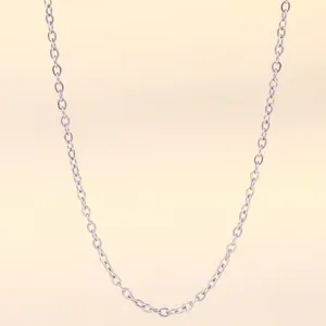 Detailed close-up of a high-quality 45cm stainless steel O-chain with silver finish