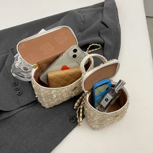 Borsa a scatola in tweed beige due misure con spazio interno per oggetti quotidiani