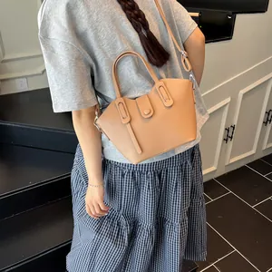Sac seau chic beige à grain lychee avec poignée et bandoulière réglable pour femme