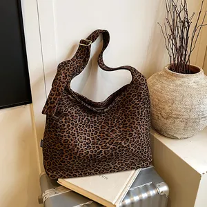 Vintage Leopard Print Suede Hobo Bag Large Capacity Women Tote Shoulder Bag With Magnetic Buckle Casual Street Style Underarm Bag